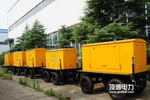 电力移动拖车柴油发电机组装载中