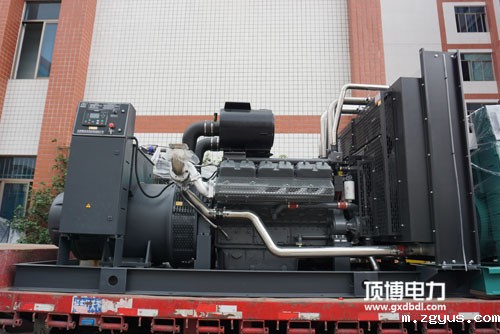 100千瓦无动柴油发电机组