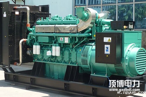 柴油发电机组喷油器分针式与孔式