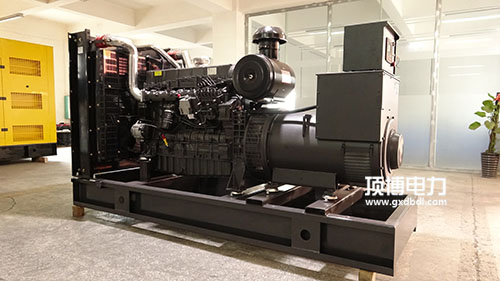 团队欢庆桂平市龙门华鸿自来水有限公司签订250_300KW上海新动力发电机组